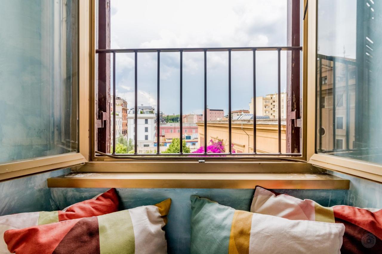Roma House Piramide Hotel Exterior photo